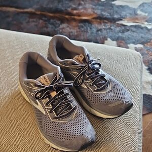 Brooks Ghost 12